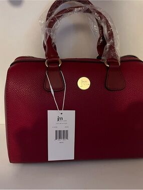 jm. Venture Satchel in Berry